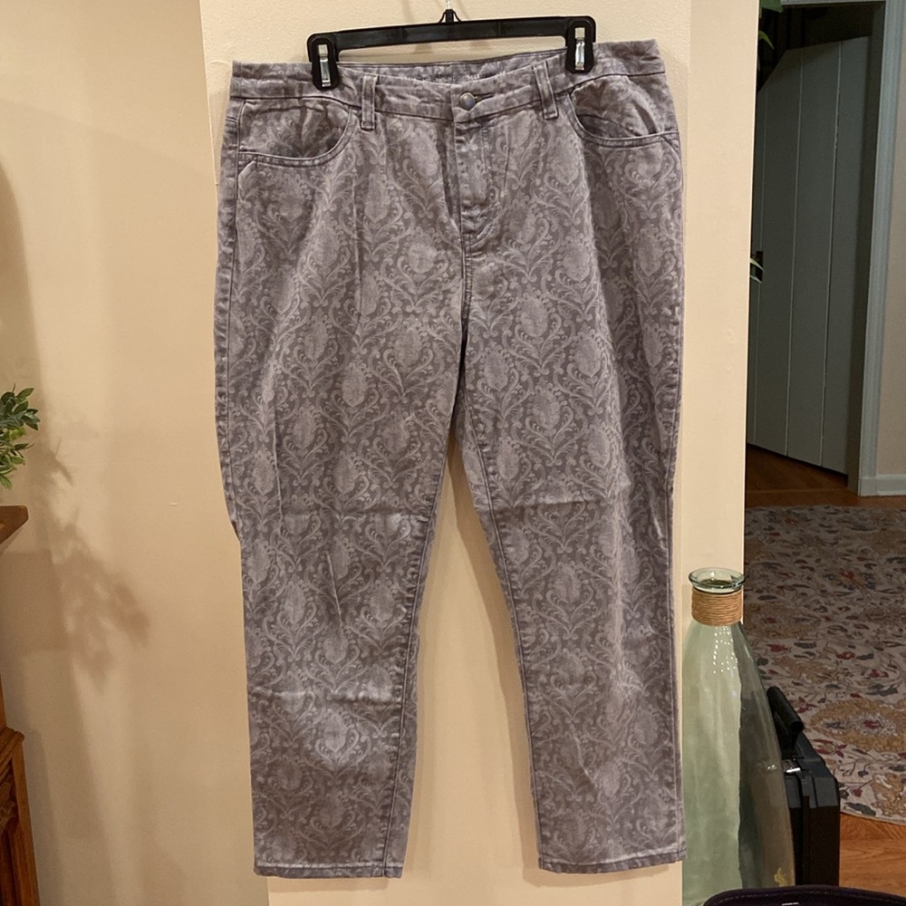 Chicos perfect stretch girlfriend slim leg ankle, Chicos size 1.5=size 10 - Picture 9 of 10